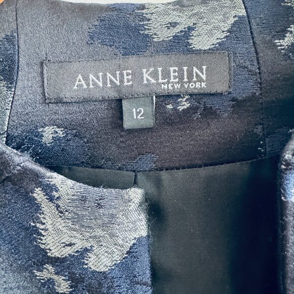 Anne Klein Navy Floral Jacquard Jacket — Size 12 - Picture 2 of 6